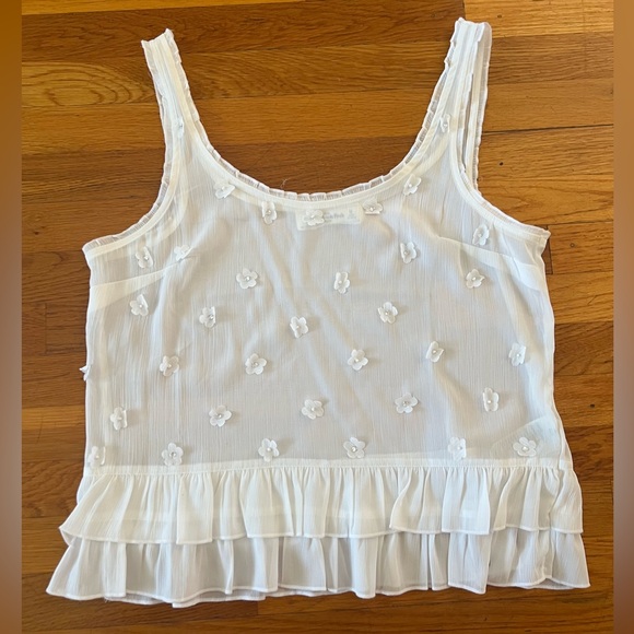 Abercrombie & Fitch Tops - 💟Abercrombie & Fitch💟 White Ruffled Camisole. Size M